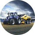 Kulatý jedlý obrázek na dort – Traktor s lisem na slámu (modrá, žlutá, hnědá)