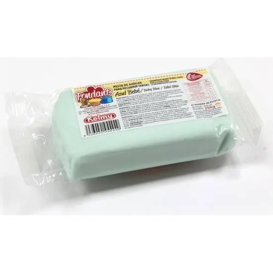 Balení světle modré potahovací hmoty Kelmy 250 g