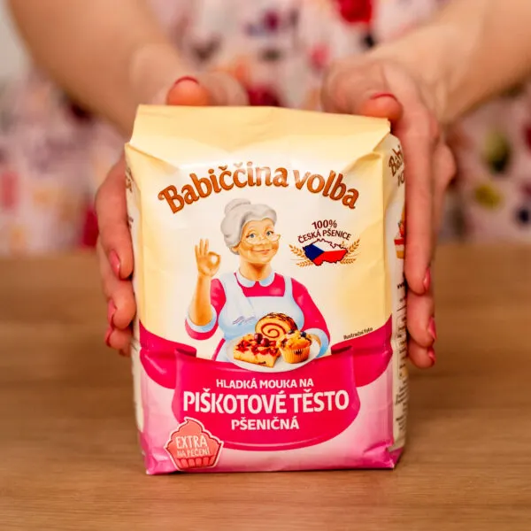 Balení hladké dortové mouky Babiččina volba 1 kg